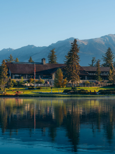 Fairmont Jasper Park Lodge - Luxury Hotel in Jasper (Canada)