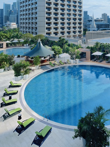 stemning Jabeth Wilson Monet Outdoor Swimming Pools - Fairmont Singapore luxury Hotel