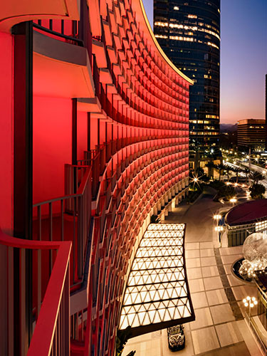 GRAND QUEEN SUITE at the Beverly Hills Plaza Hotel & Spa